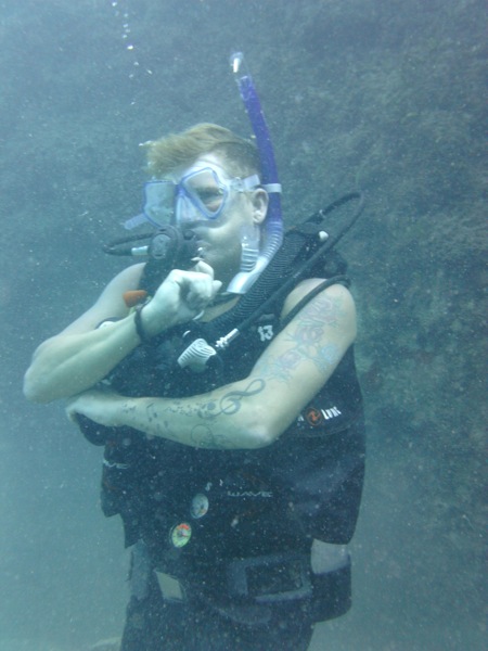 Nonchalaunt.JPG PICT0006